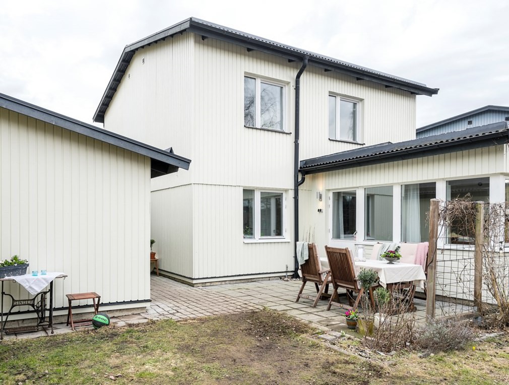 Omläggning Tak Underlagspapp 2planshus. Södertälje Blombacka