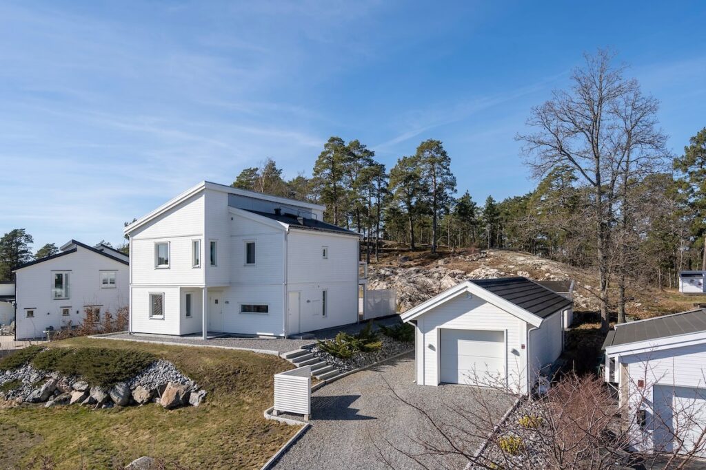 Takomläggning Takläcka Garage. Mälarhöjden Hägersten